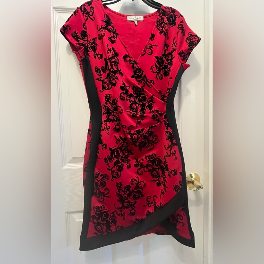 Almost Famous Red and Black Floral Wrap Mini Dress - Picture 2 of 8